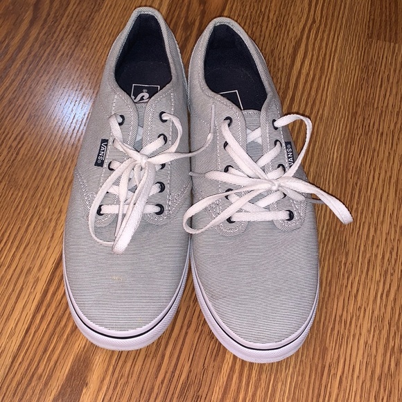 Vans Shoes - VANS WOMENS SIZE 9